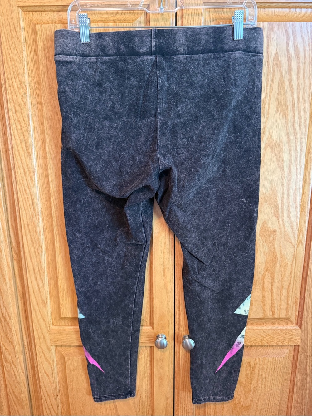 Torrid LoveSick Black Active Leggings with Lightning Accent - Size 1 - Picture 2 of 3